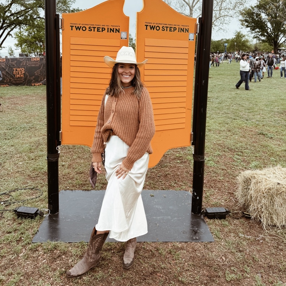 Meet your Posher, Ahtziri